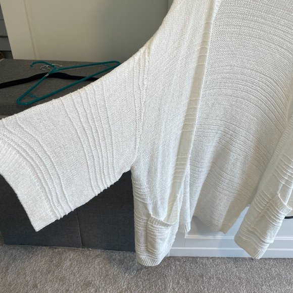 Open Front Short Sleeve Textured Knit Cardigan | size M petite - Picture 2 of 3